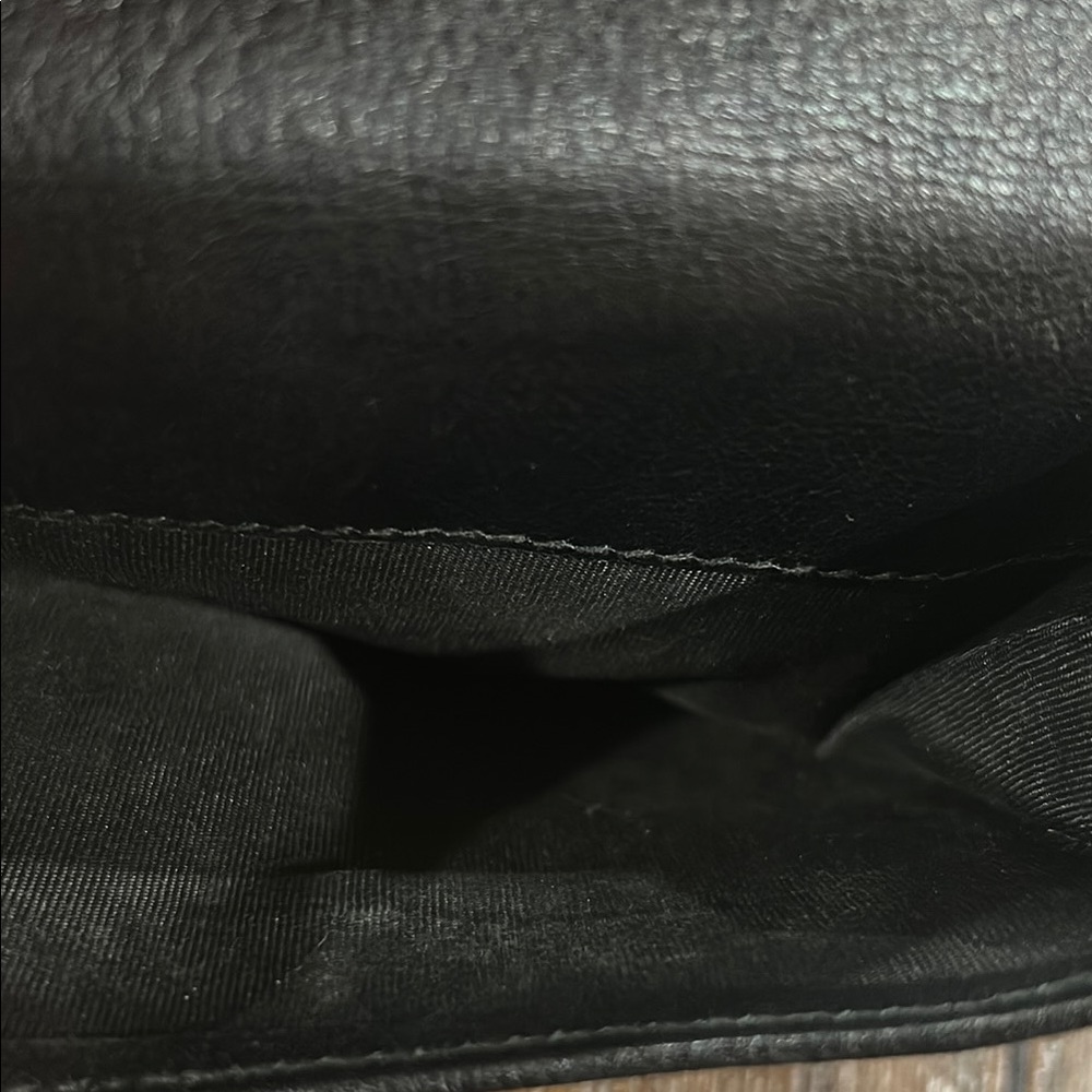 Gucci Black Embossed Leather Wallet - Picture 6 of 6